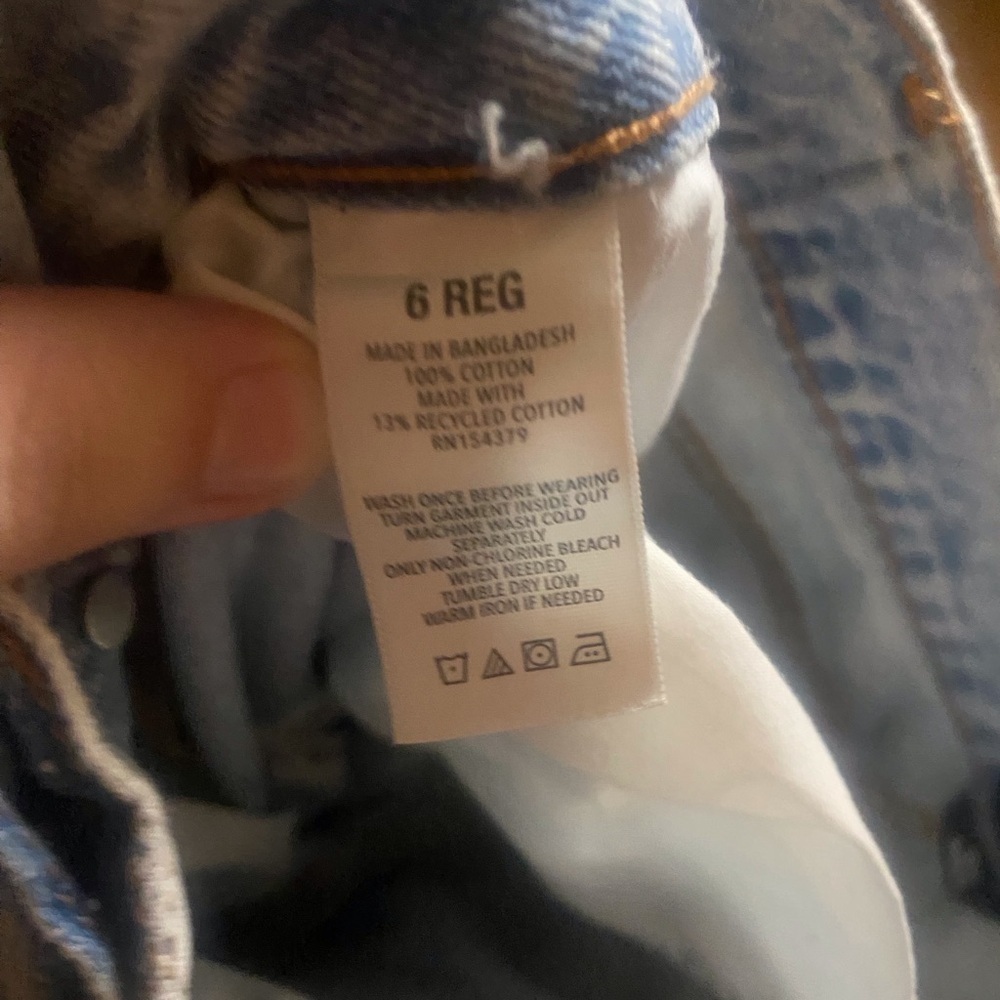 Aeropostale women’s Relaxed Light Blue Jeans - Picture 4 of 6